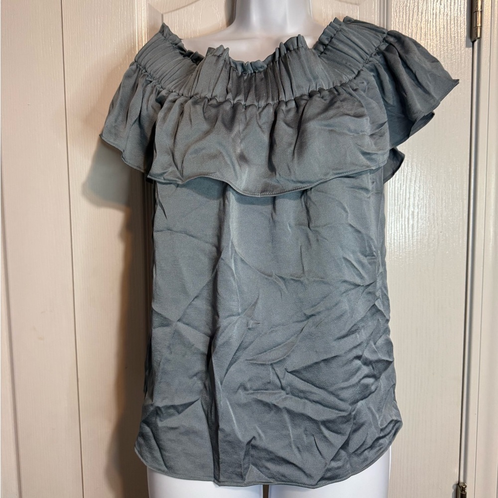 πΈ NWTβ Express Off-the-Shoulder Ruffle Trim Blouse - Size Large πΈ - Picture 2 of 6